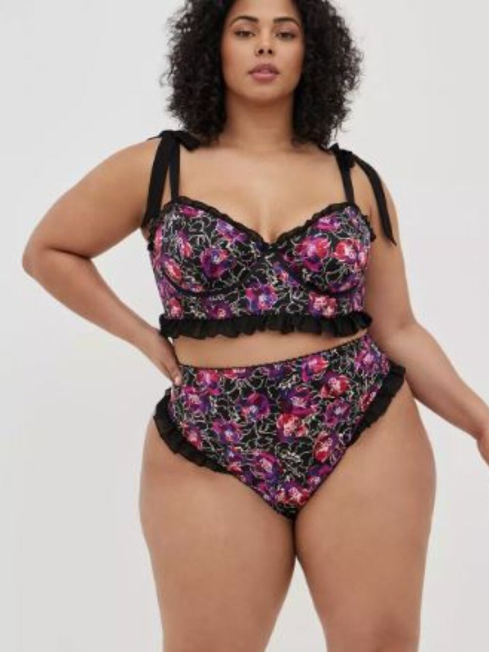 Torrid 6x Black Floral Satin Ruffle Underwire Bra and High-rise Thong Panty Set - Picture 4 of 5